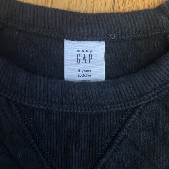 Gap True Black Quilted Crew Neck Sweatshirt - Picture 2 of 5